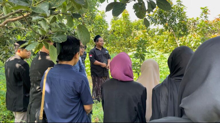 Santri pesantren berwirausaha dengan semangat Insan Kamil