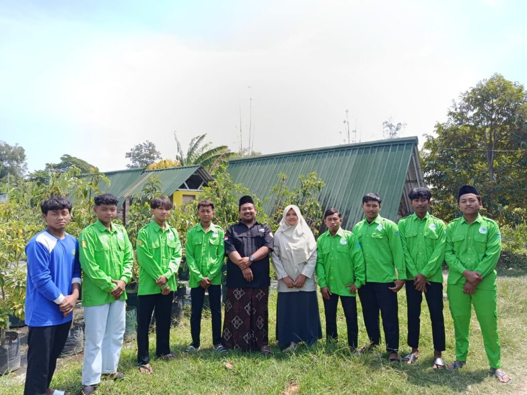 foto anggota magang dari SMKN 2 BAGOR 